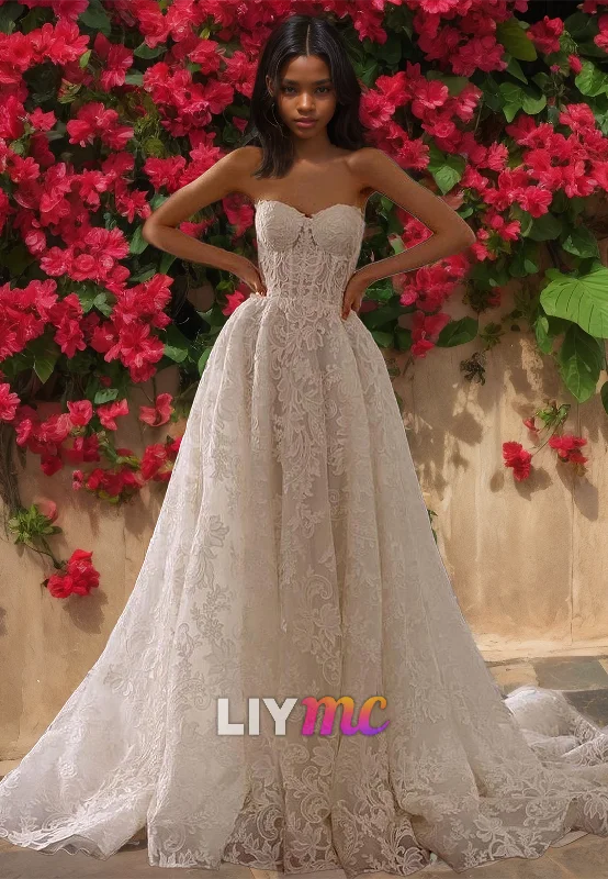 Sweetheart Sleeveless Appliques Pleated A-Line Wedding Dress