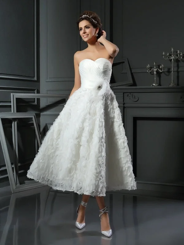 A-Line/Princess Sweetheart Bowknot Sleeveless Short Lace Wedding Dresses